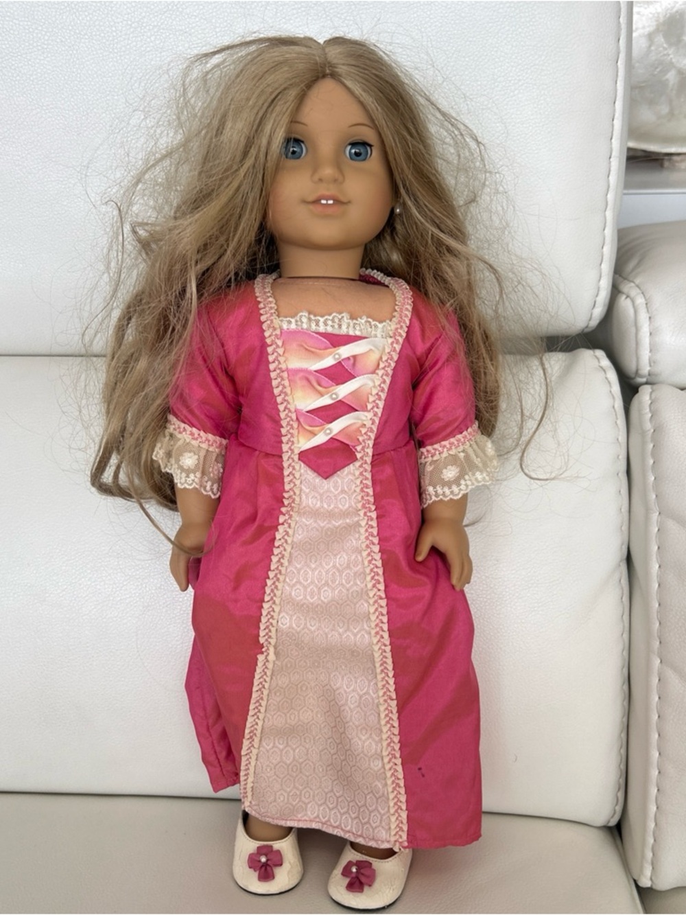 American Girl Elizabeth Cole Doll RETIRED in Pink Meet Dress With Earrings